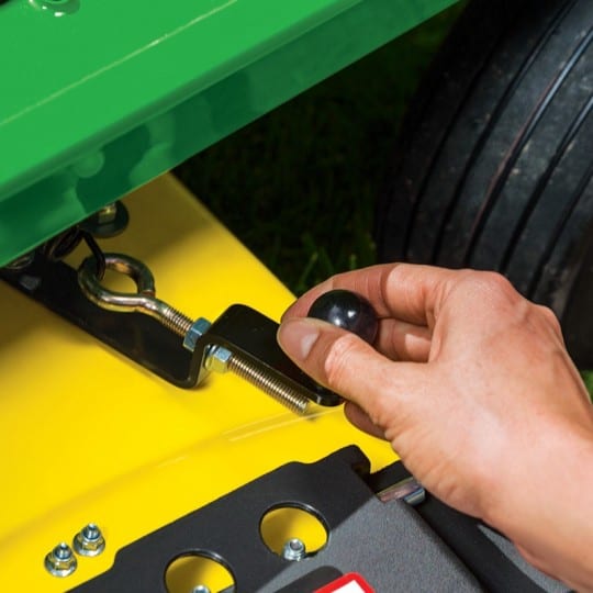 John Deere Z335E Zero-Turn