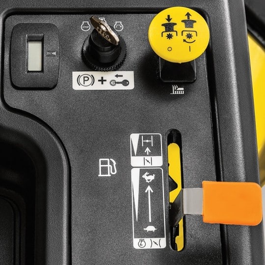 John Deere Z335E Zero-Turn