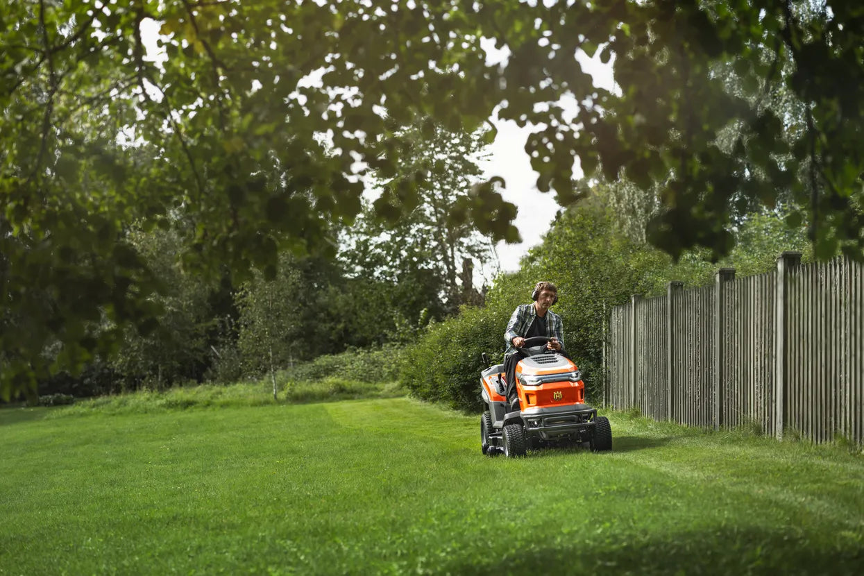 Husqvarna TC 220 T – Aufsitzmäher mit Grasfangkorb